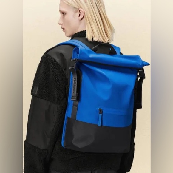 RAINS Trail Rolltop Backpack in Waves NWT - Picture 5 of 8